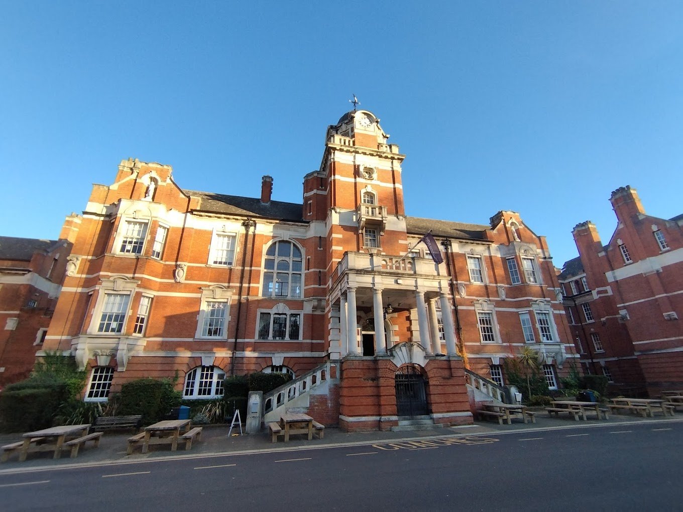 Laboratory of Synthetic Electrochemistry at the University of Greenwich